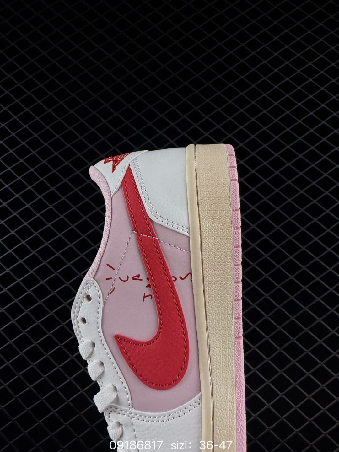 Travis Scott x Air Jordan 1 Low-IQ7604-100